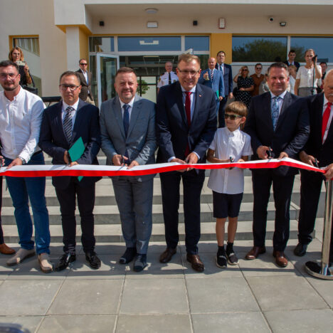 Zapraszamy wszystkich uczniów do udziału w konkursie plastycznym pod hasłem „Zgoda buduje świat”.