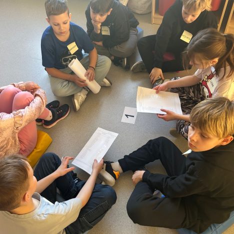 🎭✨ Stanisław Bąba finalistą 20. Ogólnopolskiego Konkursu Plastycznego „Magia Teatru – Lalka Teatralna”! 🖌️🎨